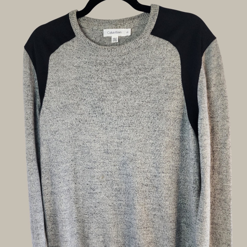 Calvin Klein -Cotton Grey Heather Sweater Knit w/ Black Trim (L)